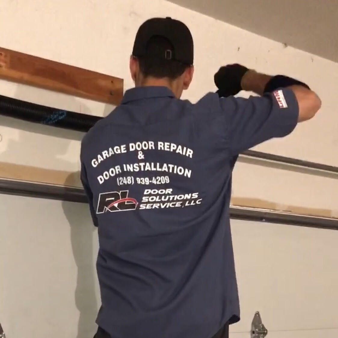 Garage door repair service in Highland MI